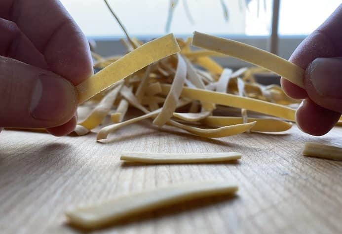 12 Ursachen für brüchige Pasta (oder brüchigen Teig)