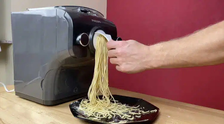 Selbst gemachte Spaghetti mit dem Philips Pastamaker Avance Collection