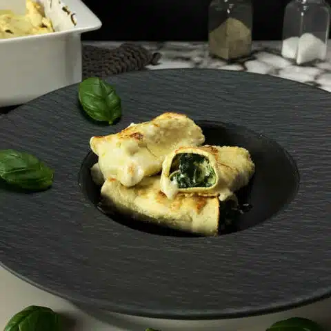 Selbstgemachte Grüne Cannelloni mit Spinat-Ricotta Füllung (Pastamaker Rezept)