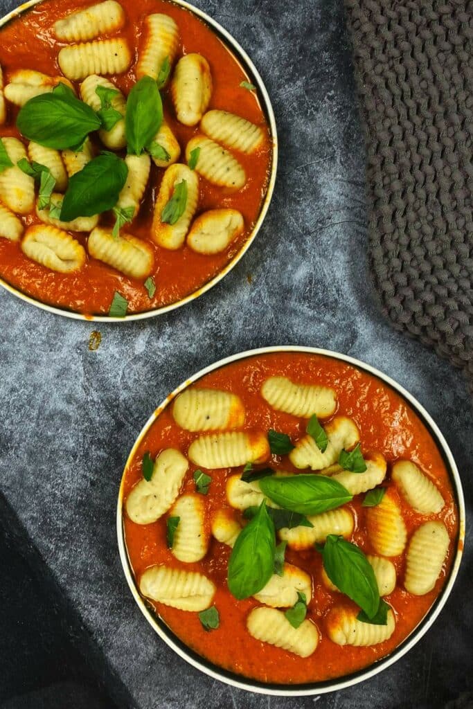 Hausgemachte Ricotta Gnocchi mit Tomatensoße